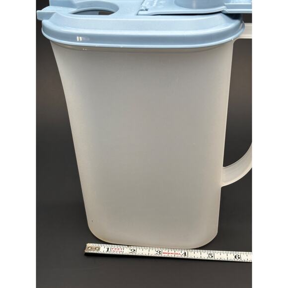 Vintage Tupperware - 2 Quart Slim Line Pitcher, Fits in Door, Blue Lid - Picture 10 of 13